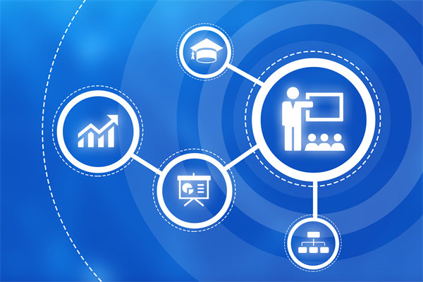 在制定年度经营计划时，如何平衡创新与稳健？