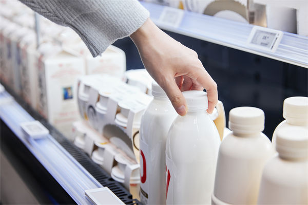 常温纯牛奶中禁止添加复原乳，集成供应链怎么看？