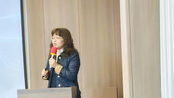 泰祺硕杯业总经理夏红巧女士致辞